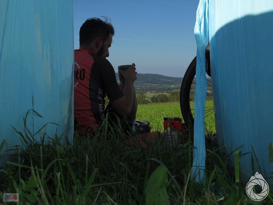 obiadek pod belami siana