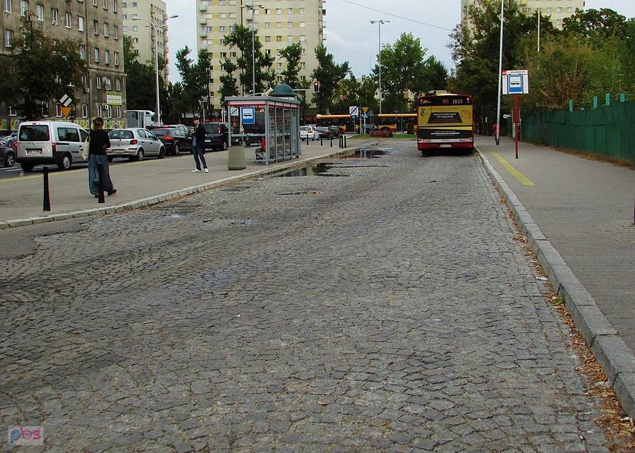 Po zajezdni na Chełmskiej pozostała tylko kostka granitowa