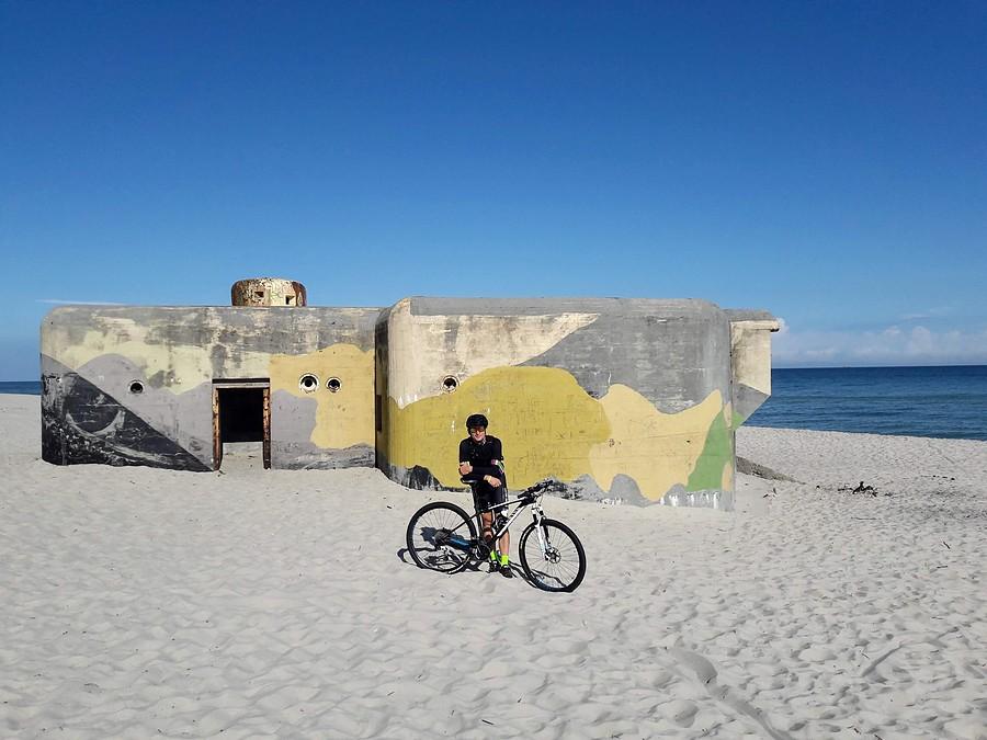 Bunkier na plaży w Jastarni.