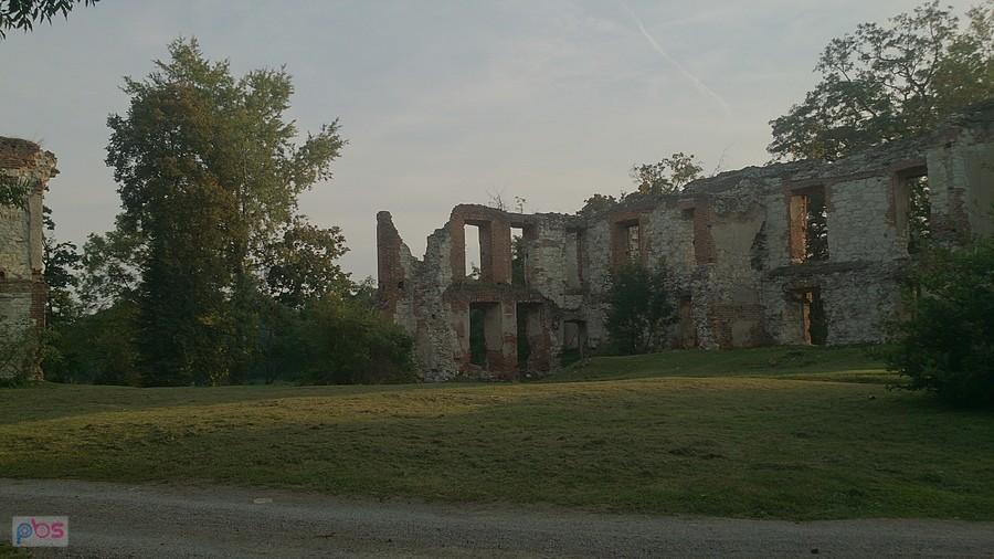 Zamek nad zalewem w Bychawie