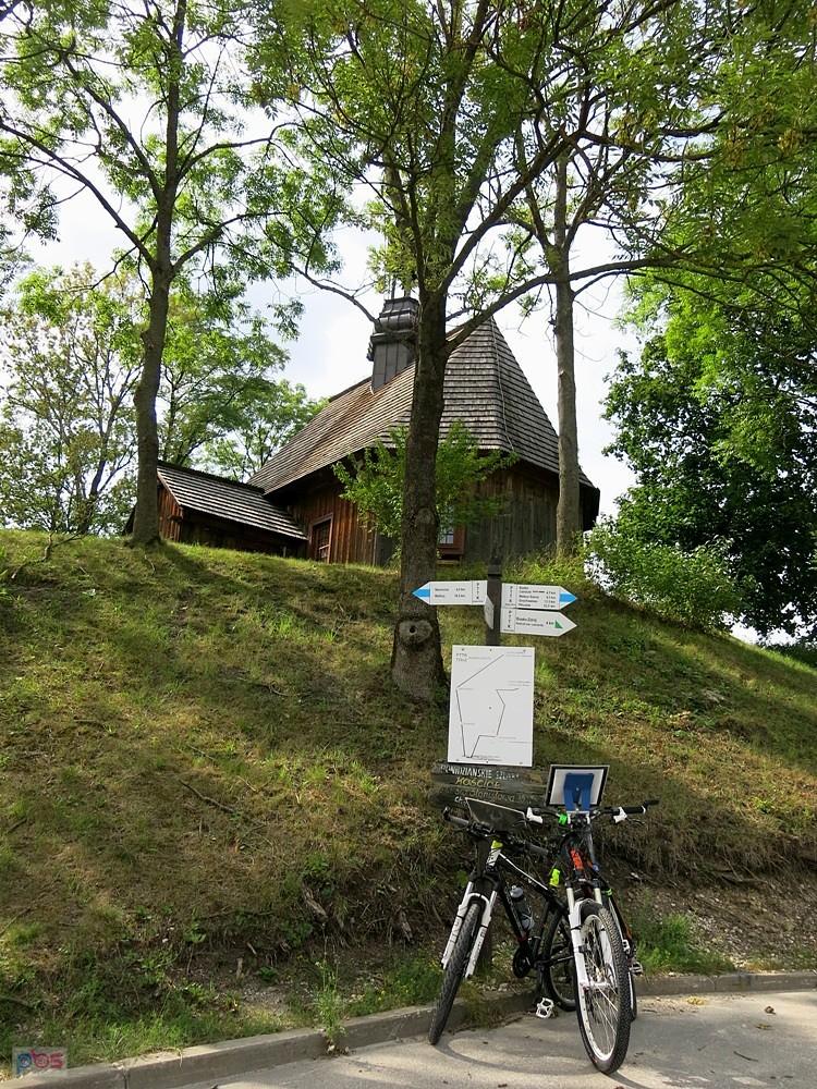 Drewniany kościółek w Chotelku k. Buska Zdrój