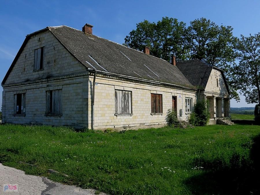 Stare zabudowania w Lisowie