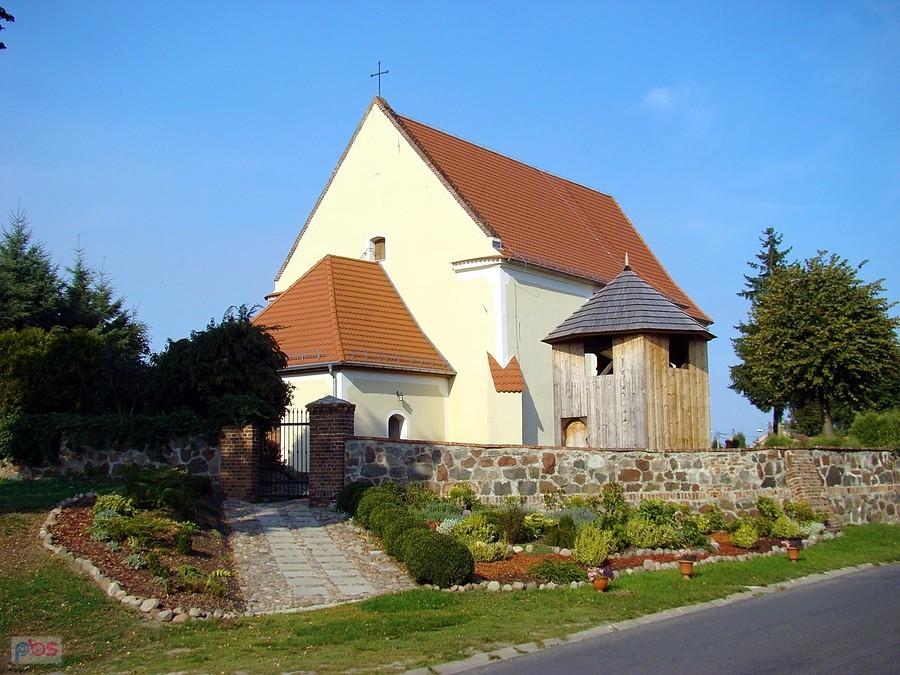 Barokowy kościół i dzwonnica w Goli