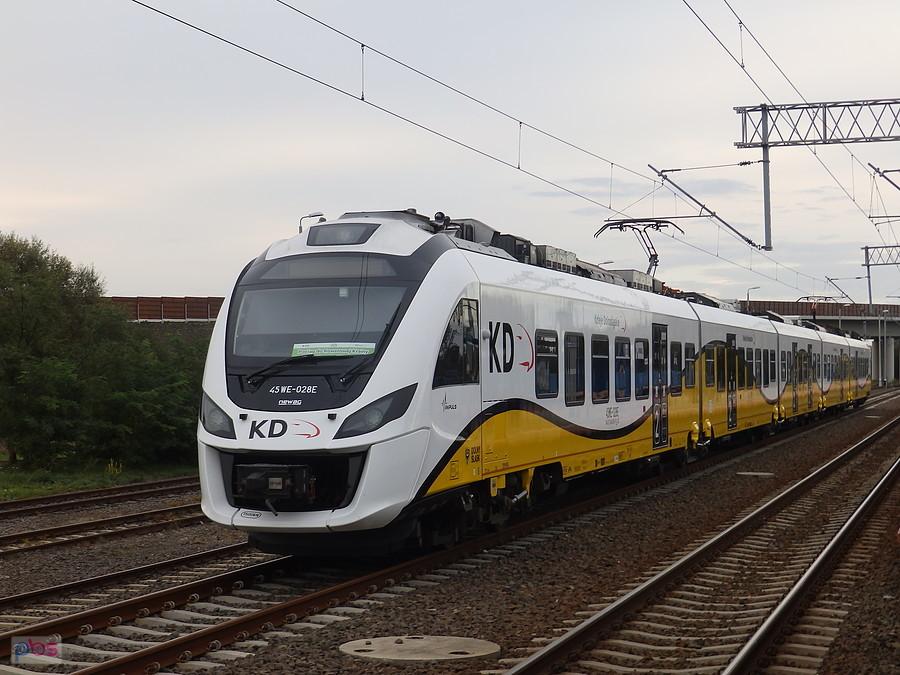Impuls 45WE-028 czeka na powrót do Wrocławia