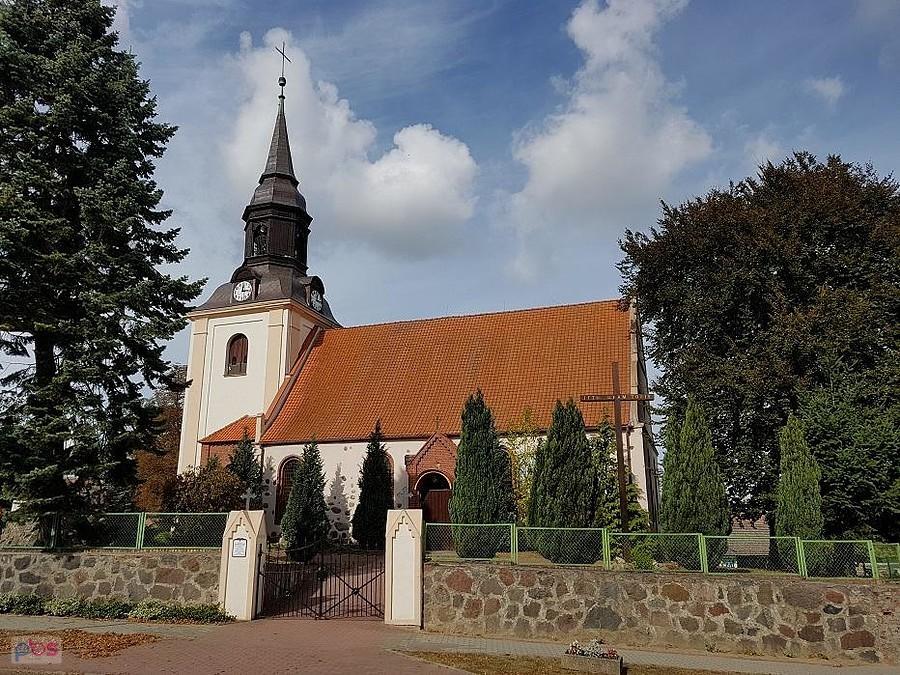 Dolice (niem.Dolitz) Kościół parafialny p.w. Chrystusa Króla z XVI