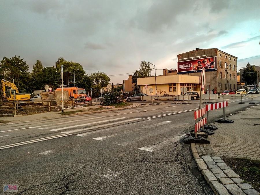 Kolejny odcinek zamkniętej drogi w Piotrowicach