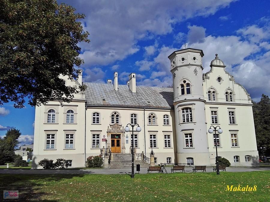 UG Przyszowice w jesiennym słońcu