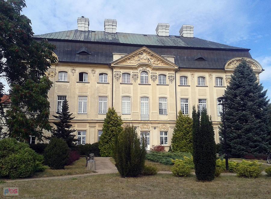 Pałac w Ciążeniu - filia biblioteki Uniwersytetu w Poznaniu