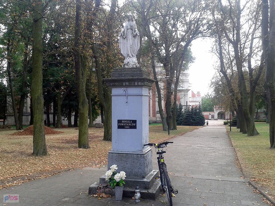 Ląd. Mogiła powstańców