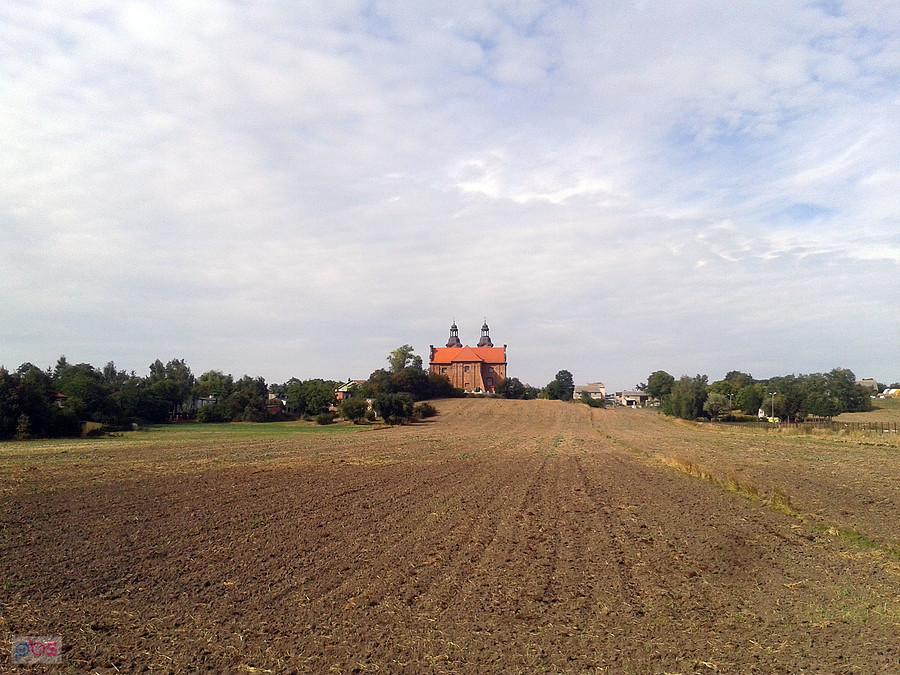 Wzdłuż Warty, widok na kościół w Lądku