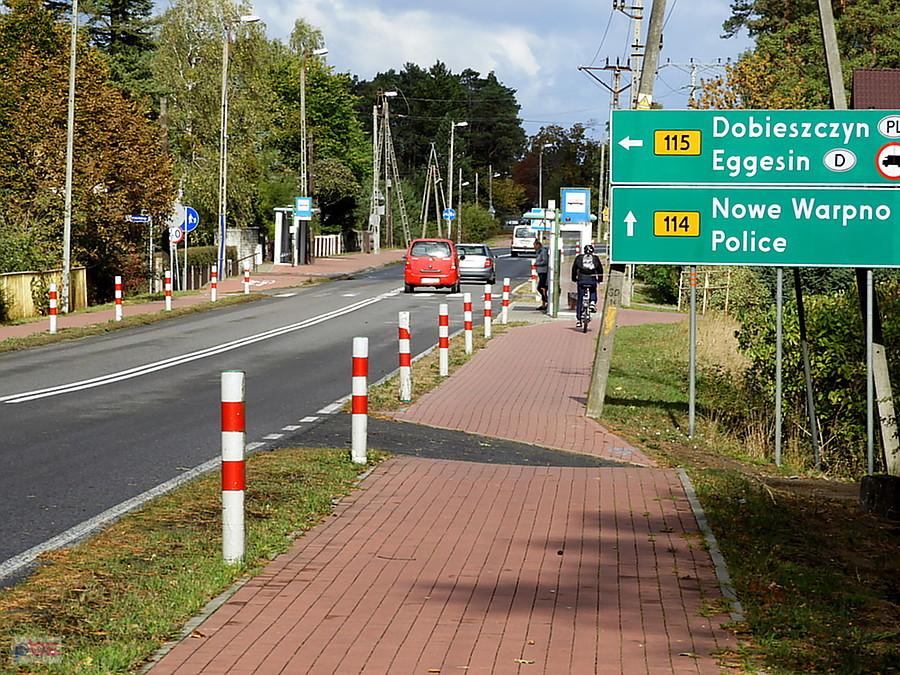.Na skraju Tanowa w drodze do Trzeszczyna.