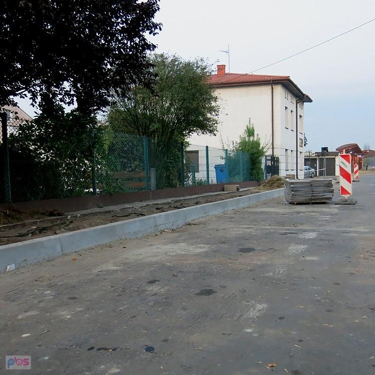 Chodnik oczywiście, że z kostki brukowej