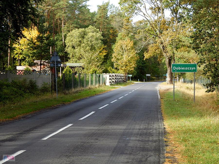 Dobieszczyn - tuż przed granicą lub 5 km do miejscowości Stolec.