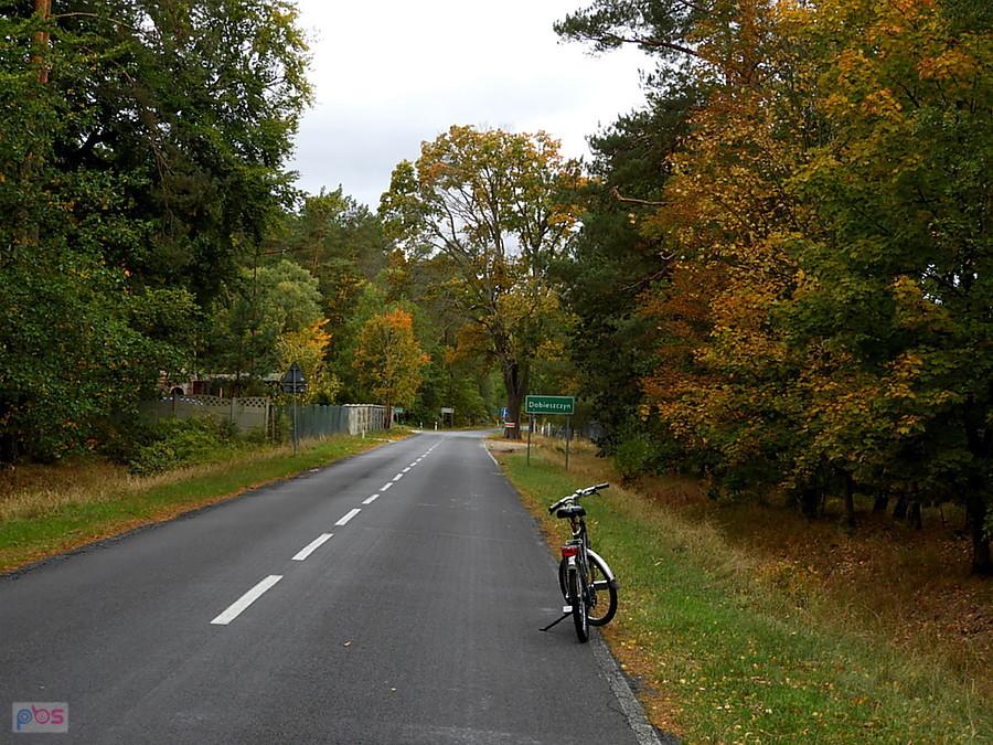 Dobieszczyn - krzyżówka, stąd do Stolca 5 km.