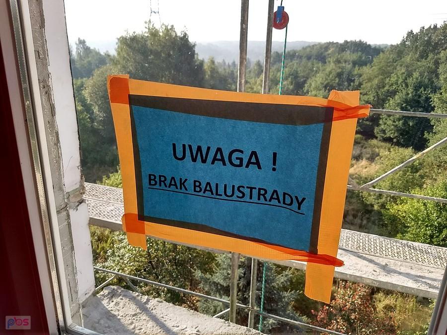 Brak balustrady