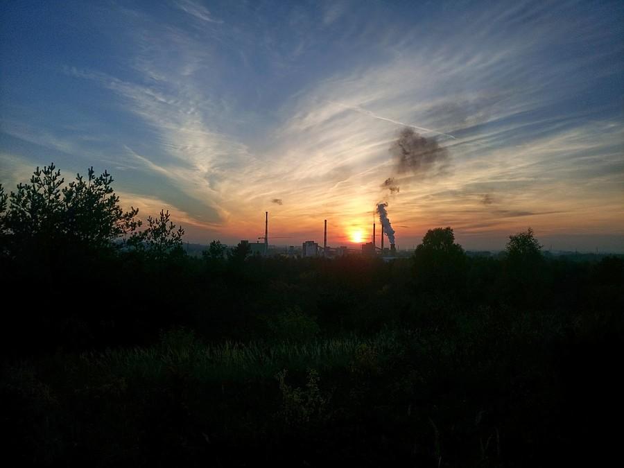 Huta o zachodzie w HDR