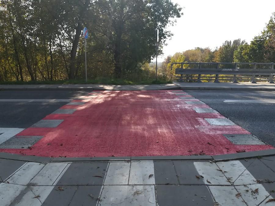Będzin Brzozowica - Droga rowerowa dostała nowych czerwonego koloru :)