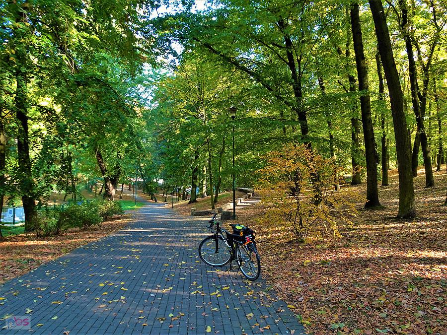 Wycieczka rowerowa - jesienne klimaty na Kociewiu. Park miejski w Tczewie.