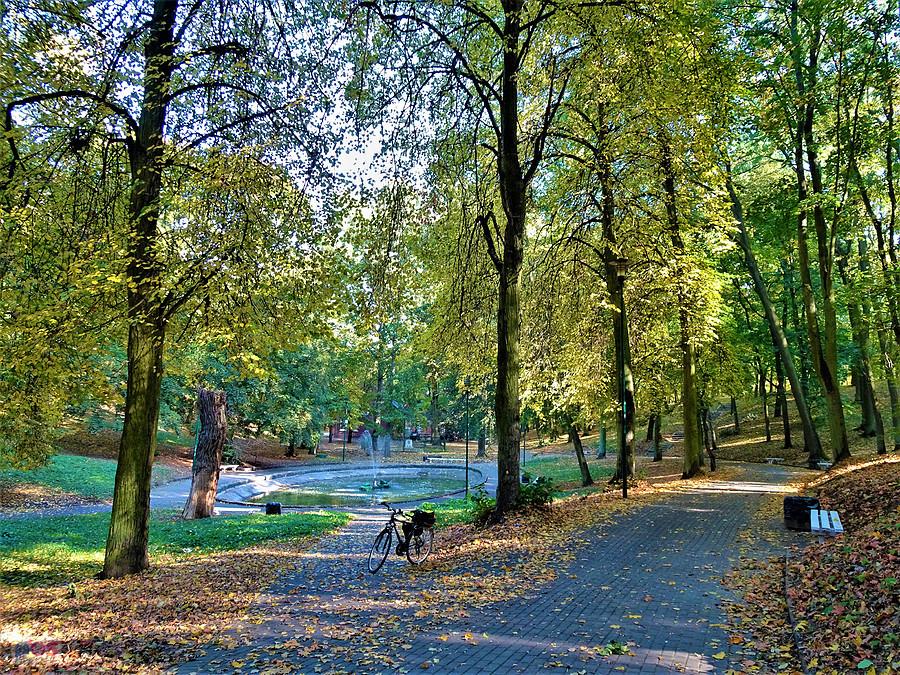 Wycieczka rowerowa - jesienne klimaty na Kociewiu. Park miejski w Tczewie.