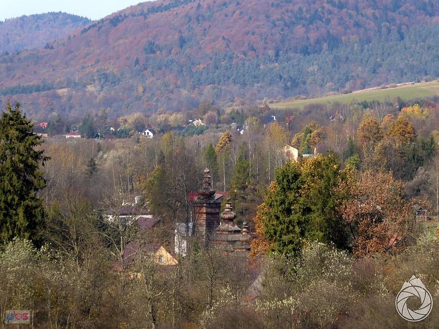 cerkiwe w Kwiatoniu na tle Pienin Gorlickich