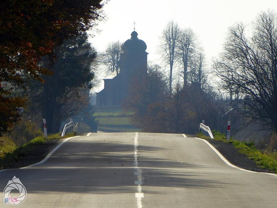 dorga w stronę granicy, droga prosto w cerkiew