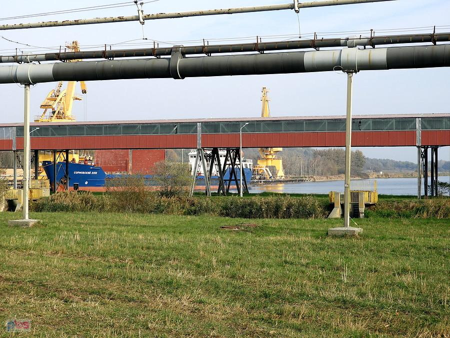 Kombinat Azoty- port barkowy.