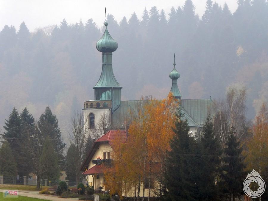 cerkiew w Klimkówce, przeniesiona z dna doliny przed jej zalaniem (ale to bylo z 30 lat temu ;) )