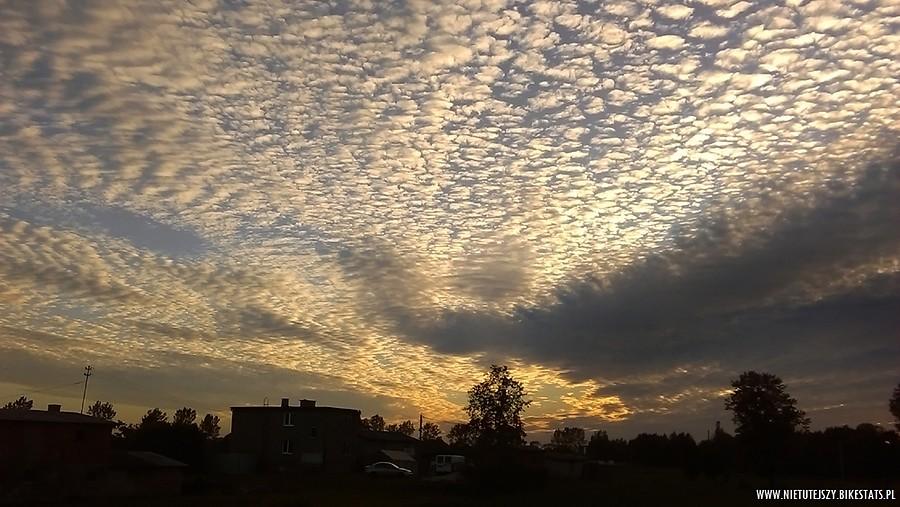 Niebo o zachodzie
