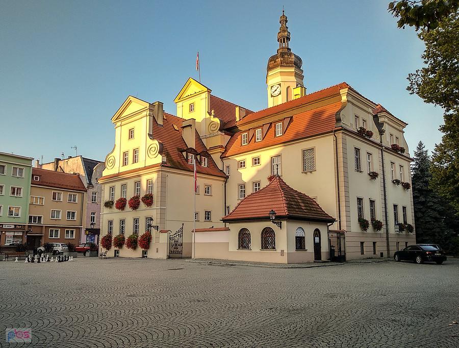 Ratusz w Wołowie