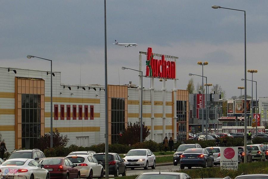Auchan z samolotem