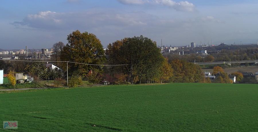Hošťálkovice. W oddali Ostrava