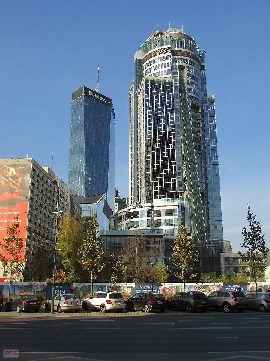 Tu przed wieżowcami, za drzewami stanie 150 metrowy City Tower