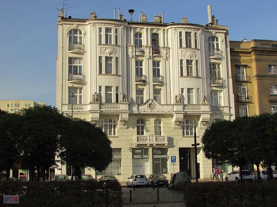 Kamienica pod Zegarem na Chłodnej