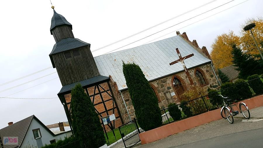 NOWA DĄBROWA (niem.Neu Damerow)Kościół filialny p.w. Matki Bożej Pocieszenia z XV w