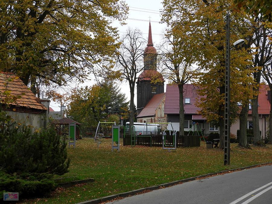 Kościół w centrum Przęsocina.
