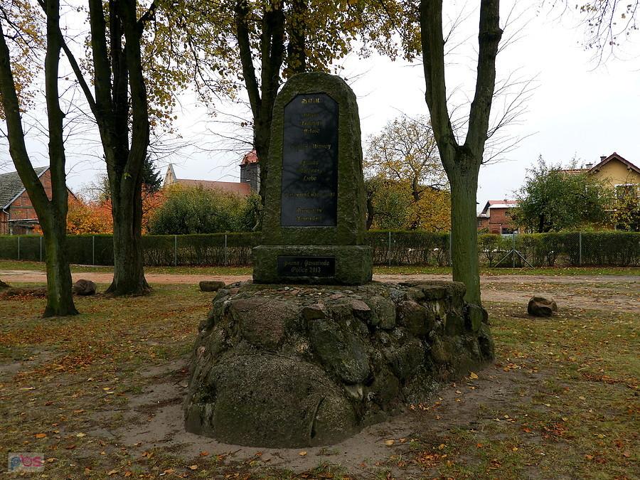 Pomnik ku czci mieszkańców Przęsocina poległych w 1 wojnie światowej.