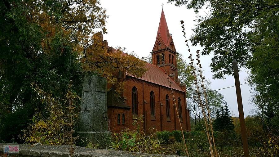 DARŻ (niem.Daarz)Kościół filialny p.w. św. Stanisława Kostki z XIX w