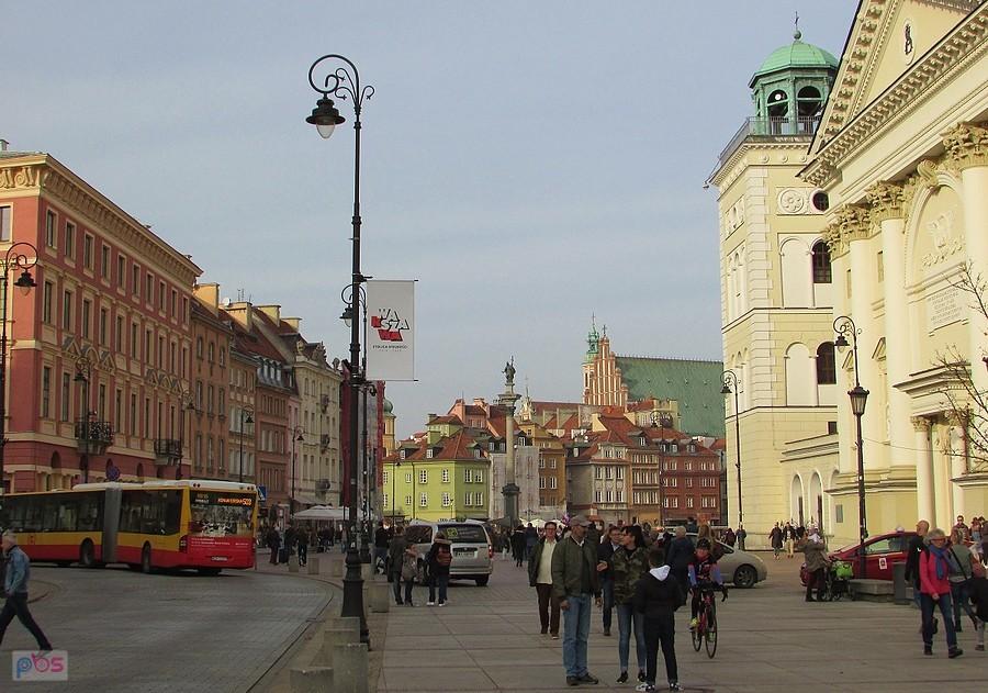 Przed kościołem św. Anny