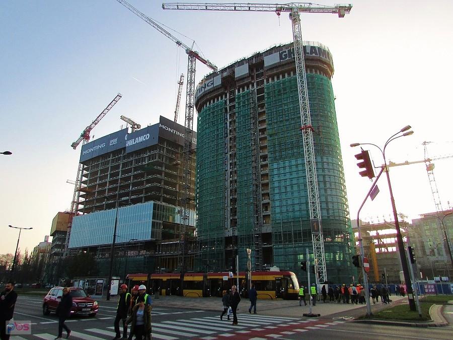 Widok z Towarowej na budowę kompleksu The Warsaw Hub