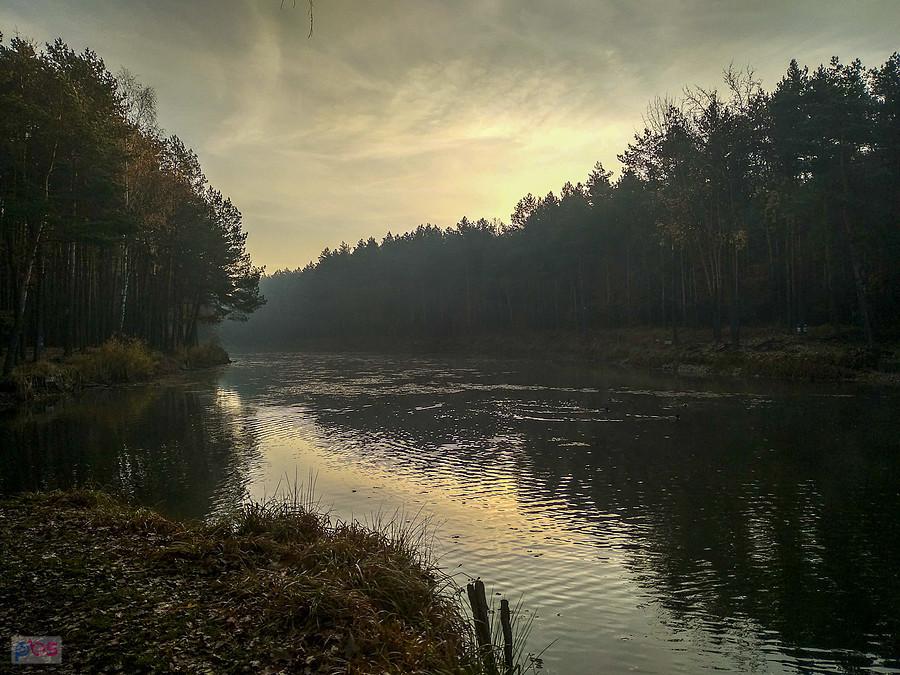 Nad Stawem Księżycowym