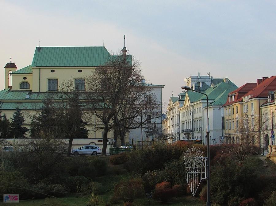 Kościół Kapucynów i kamienice na Miodowej
