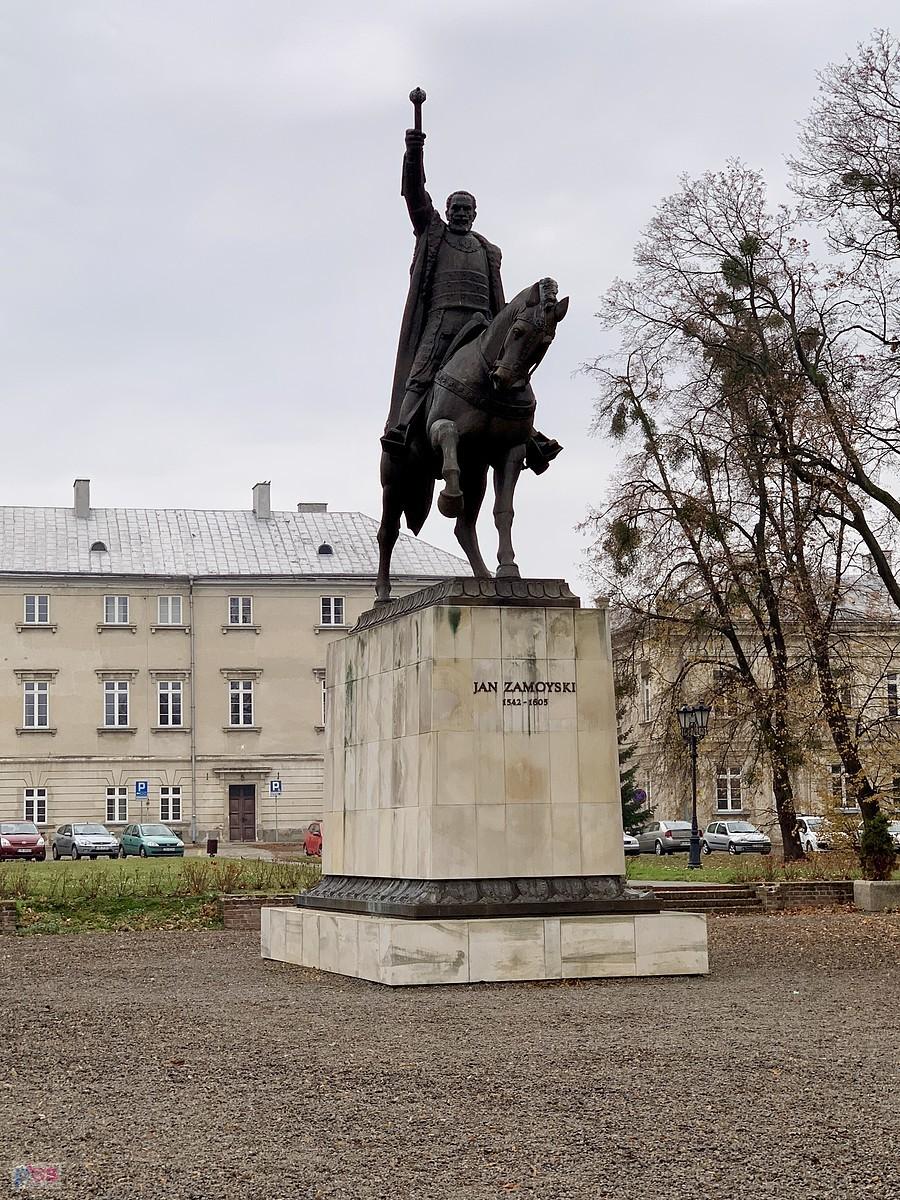 pomnik Jana Zamojskiego