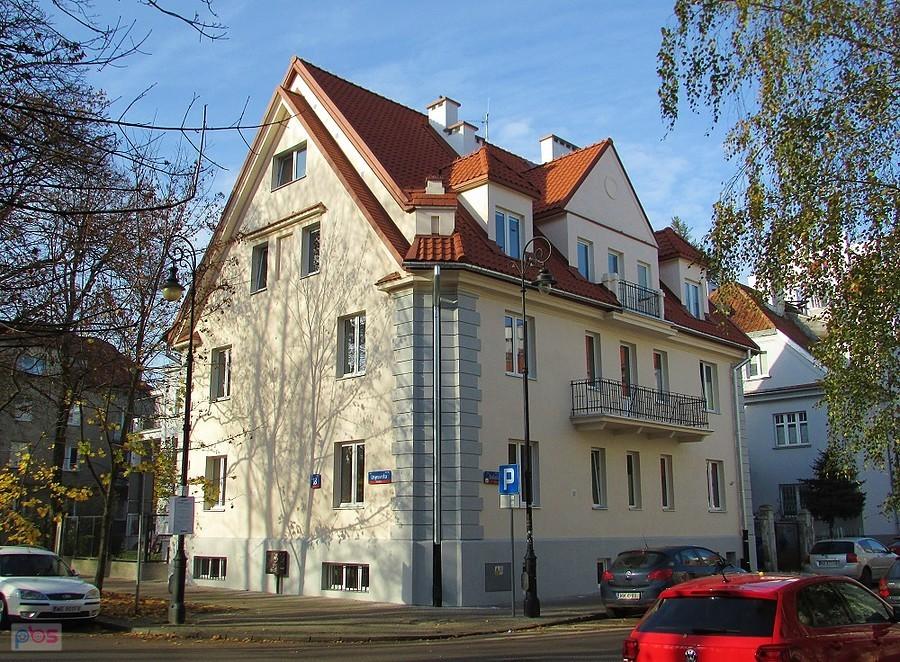 Odnowiona kamienica na Bałuckiego