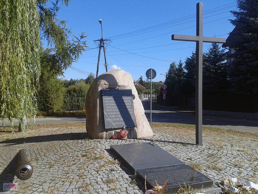 Pomnik w Truskawach