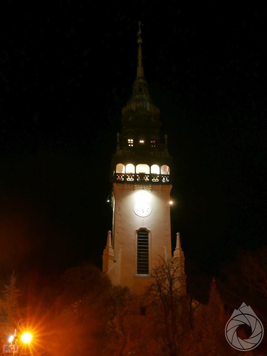 Nagykőrös nocą