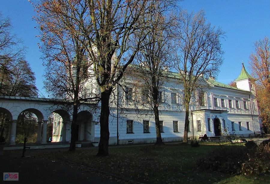 Falenty - pałac, fasada frontowa