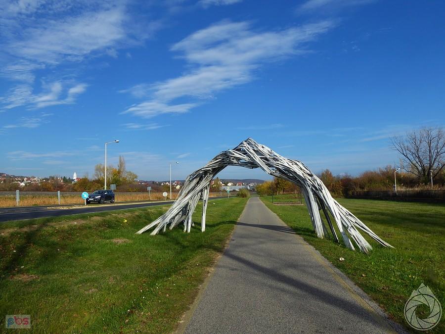 wyjazd z Balatonfüred z abstrakcyjnymi konstrukcjami