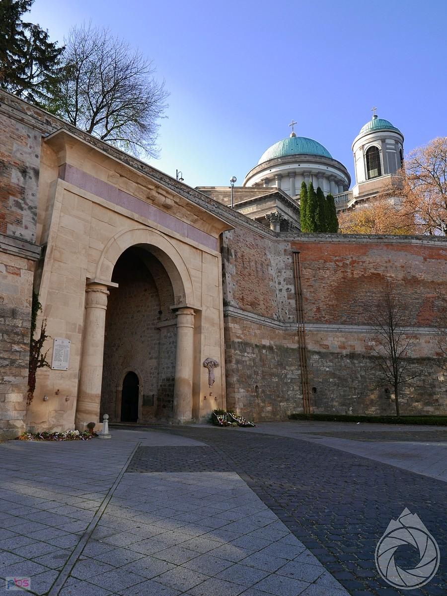 tunel pod Bazyliką
