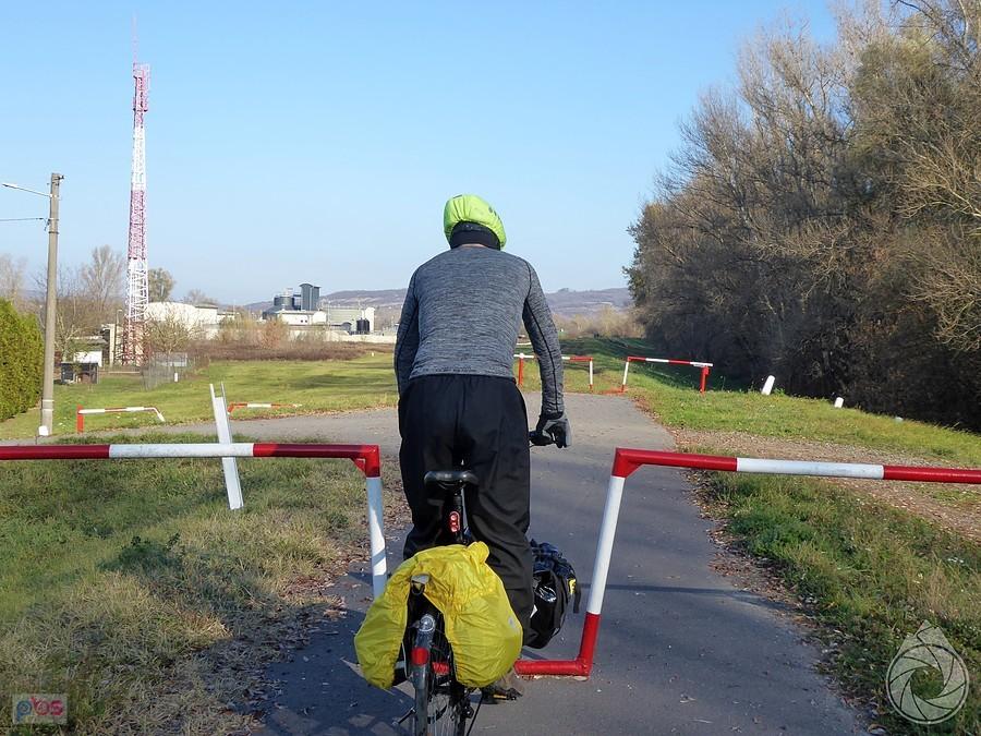 część drogi doHronu pokonuję ze spotkanym nad Dunajem Słowakiem