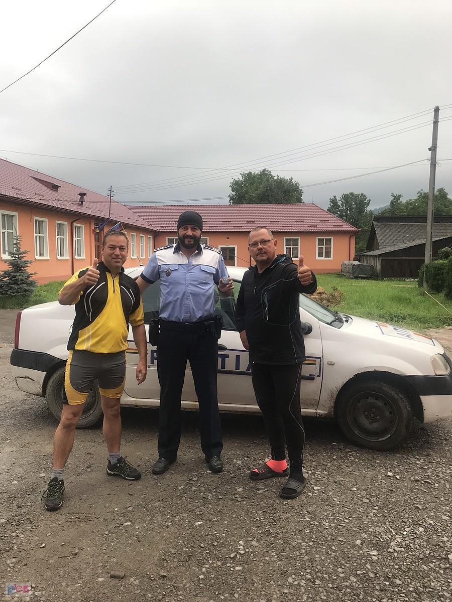 duży dobry miły facet z policji rumuńskiej